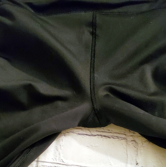 Under Armour Black White Logo crop pants Xxs - Picture 4 of 4